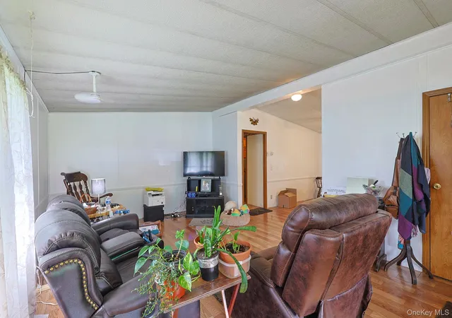 Photo 2 of Manufactured home for sale at 20 Cardinal Rd #117, Hyde Park, NY 12538 | MLS# 1042279 | Listing updated on 2026-09-01