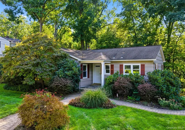 Photo 1 of Single family home for sale at 47 Waterbury Pkwy, Cortlandt, NY 10567 | MLS# 1042360 | Listing updated on 2026-09-16