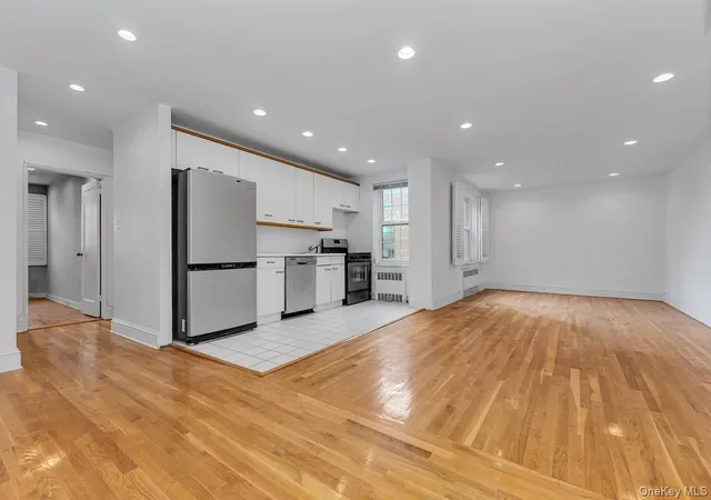 Listing Photo 1 - Condo for sale in building located at 140-35 Burden Crescent, New York, NY 11435 - Unit #608