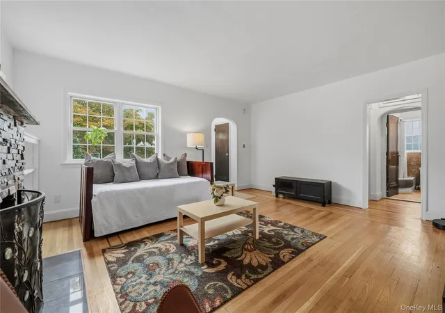 Photo 3 of Single family home for sale at 662 Palisade Ave, Yonkers, NY 10703 | MLS# 1042424 | Listing updated on 2026-09-19