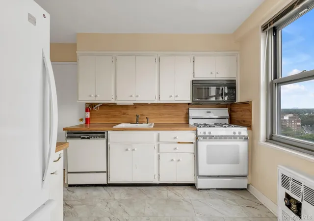 Photo 4 of House for sale at 70-25 Yellowstone Blvd #14H, New York, NY 11375 | MLS# 1042467 | Listing updated on 2026-09-05