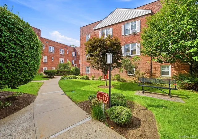Photo 2 of Condo for sale at 200 N Village Ave #D7, Hempstead, NY 11570 | MLS# 1042473 | Listing updated on 2026-10-01