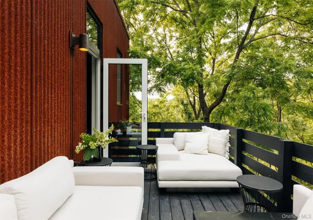 Photo 3 of Single family home for sale at 402 Washington St, Hudson, NY 12534 | MLS# 1042474 | Listing updated on 2026-09-26