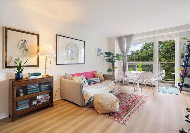 Photo 3 of House for sale at 2575 Palisade Ave #3J, New York, NY 10463 | MLS# 1042501 | Listing updated on 2026-09-30