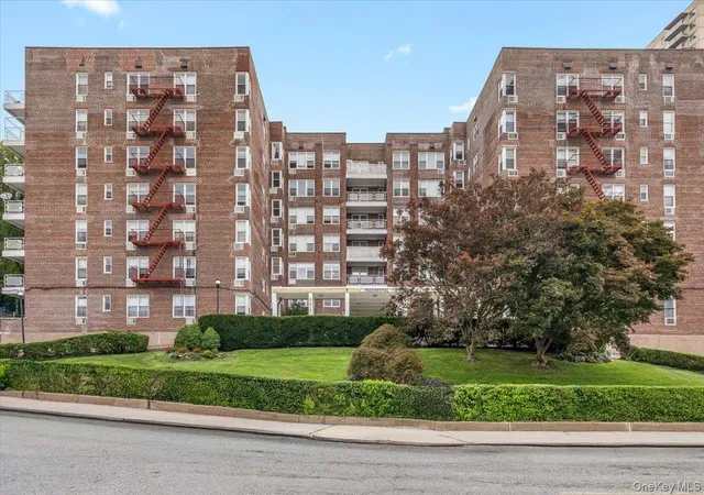 Photo 1 of Condo for sale at 601 Kappock St #1P, New York, NY 10463 | MLS# 1042504 | Listing updated on 2026-10-07