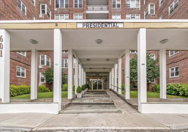 Photo 3 of Condo for sale at 601 Kappock St #1P, New York, NY 10463 | MLS# 1042504 | Listing updated on 2026-10-07