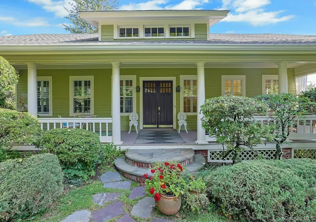 Photo 2 of Single family home for sale at 35 Grandview Ave, Mount Pleasant, NY 10570 | MLS# 1042508 | Listing updated on 2026-09-12
