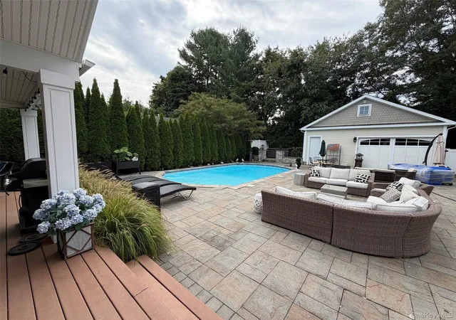 Photo 33 of Single family home for sale at 59 Meadowbrook Rd, Oyster Bay, NY 11791 | MLS# 1042523 | Listing updated on 2026-09-12