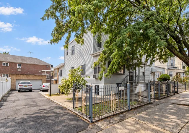 Photo 1 of Multi family home for sale at 1559 Hollywood Ave, New York, NY 10461 | MLS# 1042543 | Listing updated on 2026-09-15