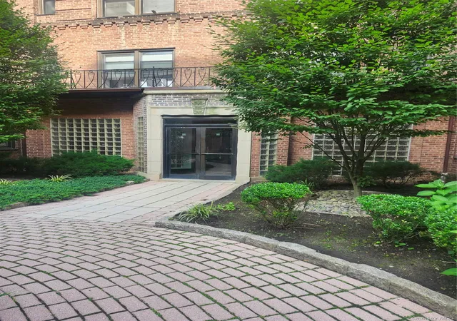 Photo 3 of House for sale at 101 Ellwood Ave #7E, Mount Vernon, NY 10552 | MLS# 1042563 | Listing updated on 2026-10-08