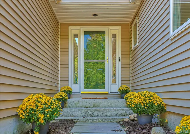 Photo 2 of Sale Pending at 268 Watch Hl Rd, Cortlandt, NY 10567 | MLS# 1042635 | Listing updated on 2026-10-08