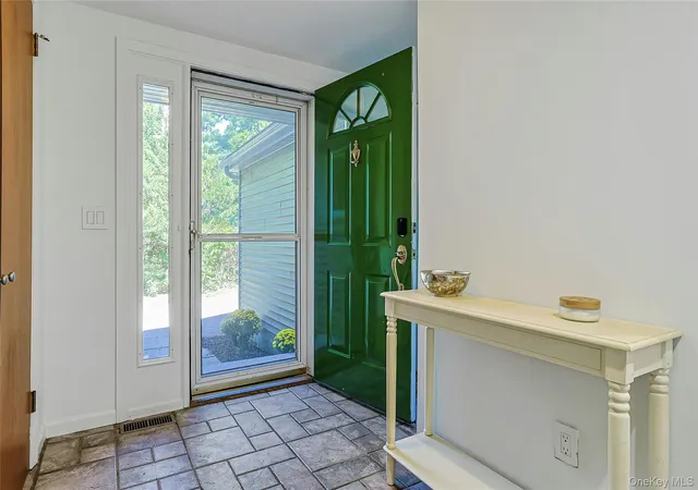 Photo 3 of Sale Pending at 268 Watch Hl Rd, Cortlandt, NY 10567 | MLS# 1042635 | Listing updated on 2026-10-08