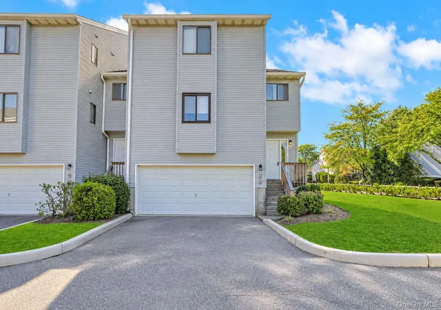 Photo 3 of Condo for sale at 13 James Ct, Clarkstown, NY 10954 | MLS# 1042718 | Listing updated on 2026-10-07