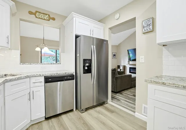 Photo 3 of Condo for sale at 195 Treetop Cir, Clarkstown, NY 10954 | MLS# 1042802 | Listing updated on 2026-10-07