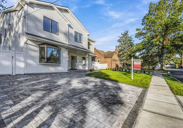 Photo 3 of Single family home for sale at 448 Coolidge St, Hempstead, NY 11552 | MLS# 1042857 | Listing updated on 2026-10-08