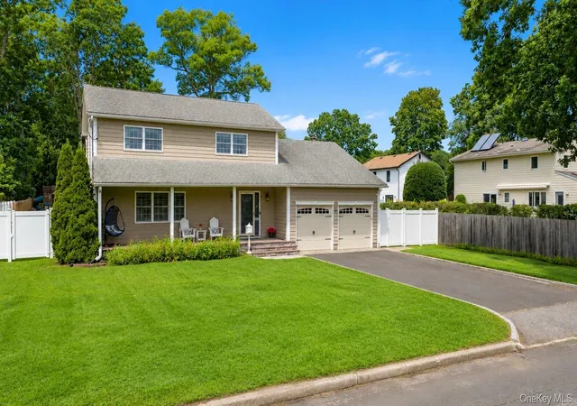 Photo 1 of Single family home for sale at 282 6th Avenue, Smithtown, NY 11780 | MLS# 1042862 | Listing updated on 2026-09-09