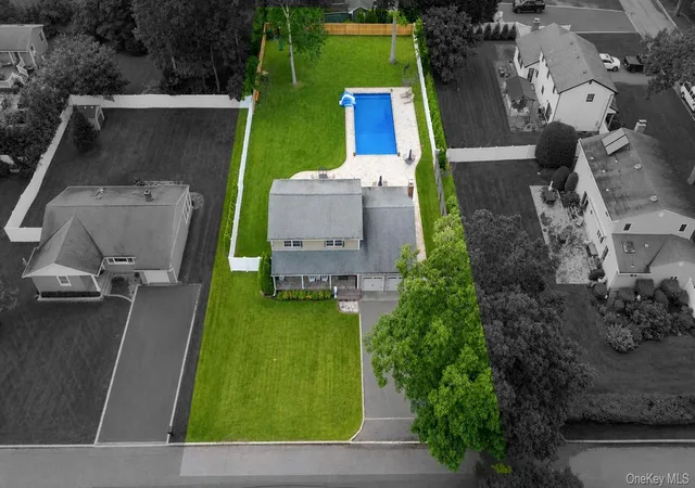Photo 2 of Sale Pending at 282 6th Avenue, Smithtown, NY 11780 | MLS# 1042862 | Listing updated on 2026-09-30