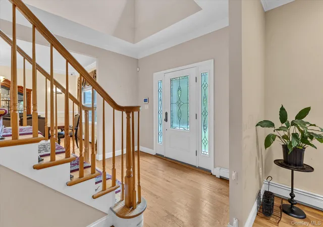 Photo 2 of Single family home for sale at 25 Pashen Pl, Huntington, NY 11746 | MLS# 1042863 | Listing updated on 2026-10-06