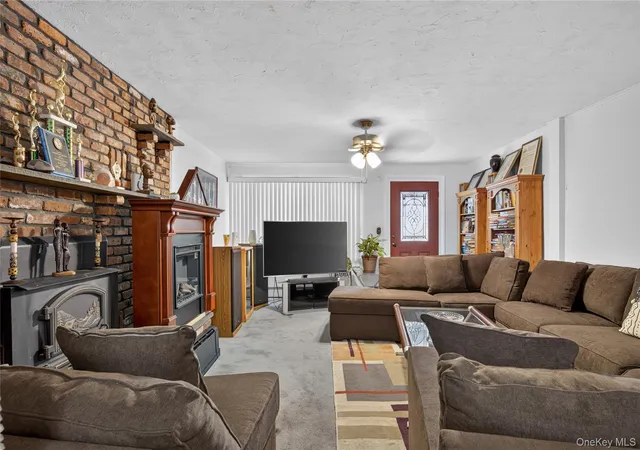 Photo 3 of Single family home for sale at 8985 219th Street, New York, NY 11427 | MLS# 1042890 | Listing updated on 2026-09-16