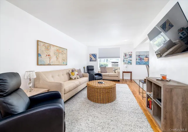 Photo 1 of Sale Pending at 194 Smith St #1Q, Hempstead, NY 11520 | MLS# 1042918 | Listing updated on 2026-09-15
