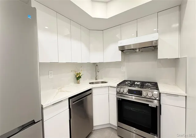 Listing Photo 3 - Condo for sale in building located at 140-44 34Th Ave, New York, NY 11354 - Unit #3D