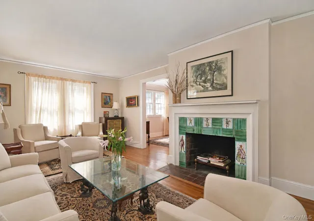 Photo 2 of Single family home for sale at 579 Manor Ln, Pelham, NY 10803 | MLS# 1043116 | Listing updated on 2026-09-13