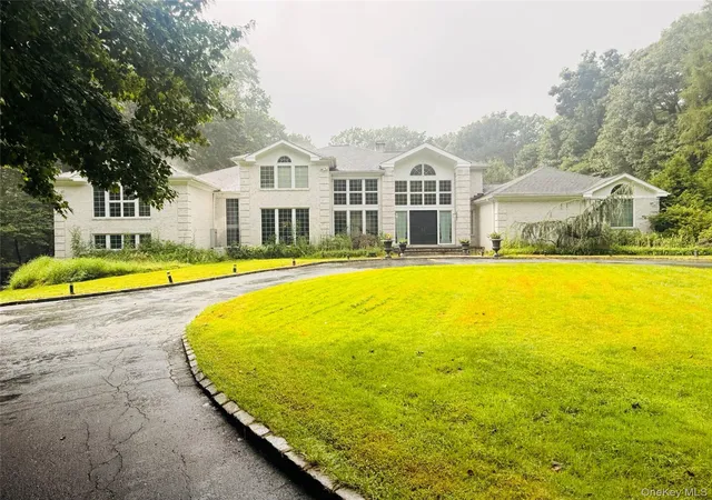 Single family home for sale at 22 Evans Dr, Oyster Bay, NY 11545 | MLS# 1043149