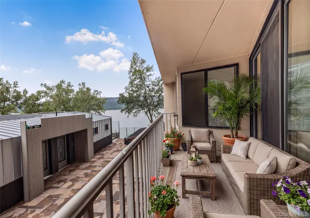 Photo 4 of Condo for sale at 1155 Warburton Ave #2S, Yonkers, NY 10701 | MLS# 1043213 | Listing updated on 2026-10-18