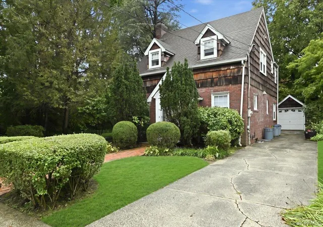 Photo 2 of Single family home for sale at 47 Broadfield Rd, Hempstead, NY 11550 | MLS# 1043217 | Listing updated on 2026-10-25