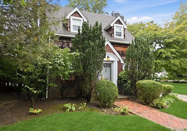 Photo 3 of Single family home for sale at 47 Broadfield Rd, Hempstead, NY 11550 | MLS# 1043217 | Listing updated on 2026-10-25