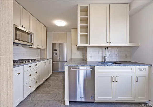 Photo 2 of House for sale at 3333 Henry Hudson Pkwy #12S, New York, NY 10463 | MLS# 1043249 | Listing updated on 2026-10-28