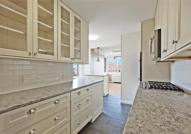 Photo 3 of House for sale at 3333 Henry Hudson Pkwy #12S, New York, NY 10463 | MLS# 1043249 | Listing updated on 2026-10-28