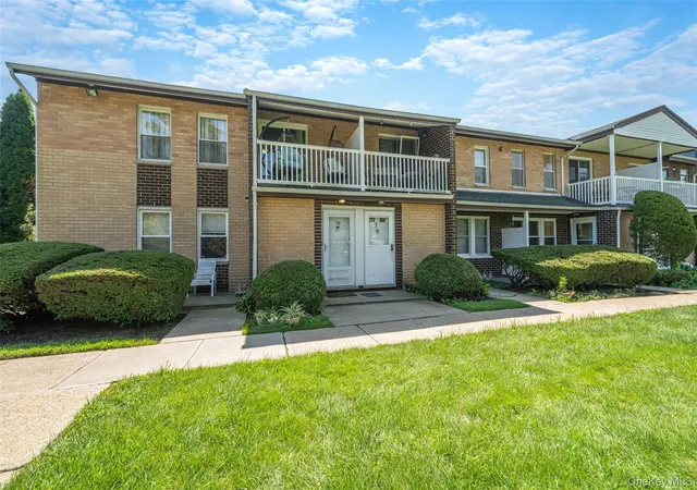 Photo 2 of Condo for sale at 78 Artist Lake Dr, Brookhaven, NY 11953 | MLS# 1043276 | Listing updated on 2026-10-07