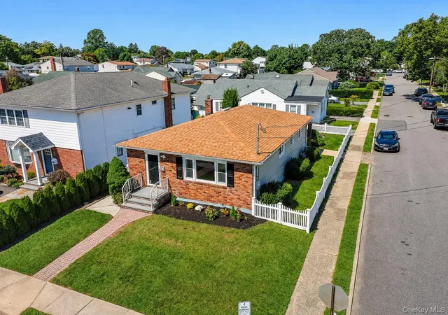 Photo 2 of Single family home for sale at 12 Grant Ave, Oyster Bay, NY 11714 | MLS# 1043288 | Listing updated on 2026-09-08