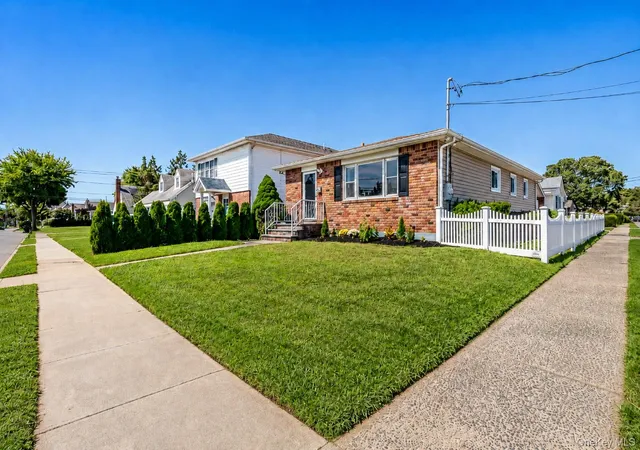 Photo 3 of Single family home for sale at 12 Grant Ave, Oyster Bay, NY 11714 | MLS# 1043288 | Listing updated on 2026-09-18