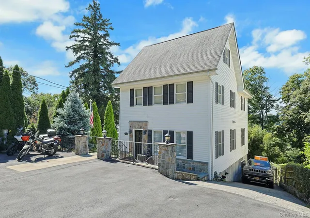 Photo 2 of Single family home for sale at 75 Franklin Ave, Mount Pleasant, NY 10595 | MLS# 1043296 | Listing updated on 2026-10-03