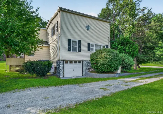 Photo 4 of Single family home for sale at 295 Baxtertown Rd, Fishkill, NY 12524 | MLS# 1043314 | Listing updated on 2026-10-01