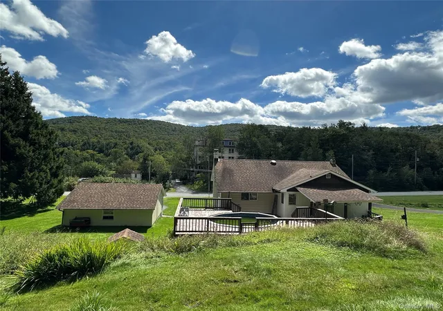 Photo 2 of Single family home for sale at 979 Debruce Rd, Rockland, NY 12758 | MLS# 1043419 | Listing updated on 2026-10-02