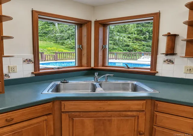 Photo 3 of Single family home for sale at 979 Debruce Rd, Rockland, NY 12758 | MLS# 1043419 | Listing updated on 2026-10-02