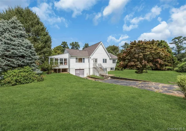 Photo 4 of Sale Pending at 455 Stony Shore Dr, Southold, NY 11971 | MLS# 1043515 | Listing updated on 2026-09-29