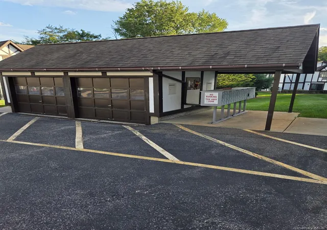 Listing Photo 2 - Condo for sale in building located at 11 Brittany Dr, Middletown, NY 10940