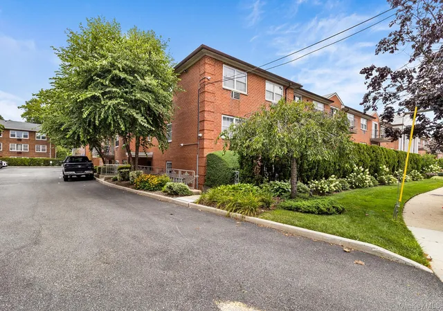 Photo 4 of House for sale at 250 N Village Ave #B 10, Hempstead, NY 11570 | MLS# 1043529 | Listing updated on 2026-09-07
