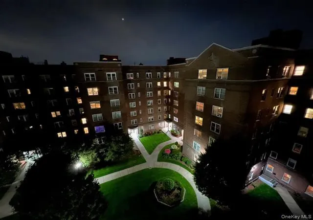 Listing Photo 2 - Condo for sale in building located at 90 Bryant Ave, White Plains, NY 10605 - Unit #E-6D