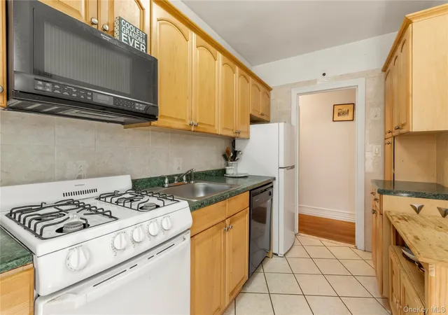 Photo 3 of Sale Pending at 5140 30th Avenue #4A, New York, NY 11377 | MLS# 1043561 | Listing updated on 2026-09-21