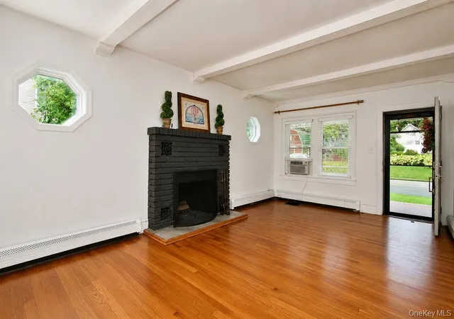 Photo 4 of Sale Pending at 15 Roslyn Rd, Kent, NY 10512 | MLS# 1043567 | Listing updated on 2026-09-30