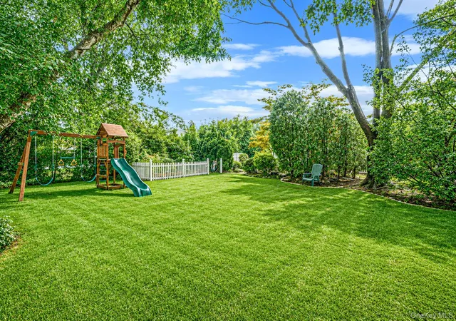 Photo 3 of Sale Pending at 21 Pearsall Pl, Babylon, NY 11729 | MLS# 1043589 | Listing updated on 2026-09-24