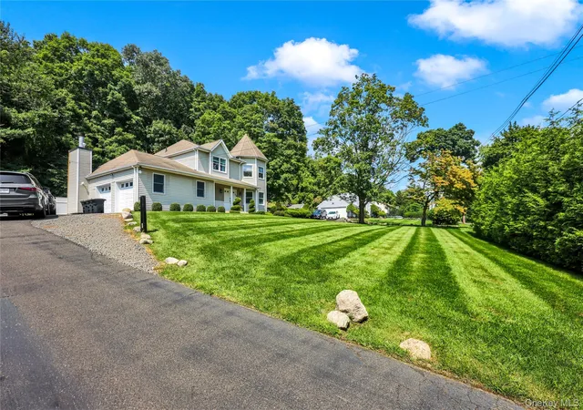Photo 4 of Single family home for sale at 169 S Pascack Rd, Clarkstown, NY 10954 | MLS# 1043592 | Listing updated on 2026-09-01