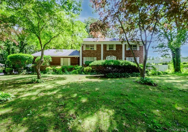 Photo 1 of Single family home for sale at 44 E Half Holw Rd, Huntington, NY 11746 | MLS# 1043601 | Listing updated on 2026-09-20
