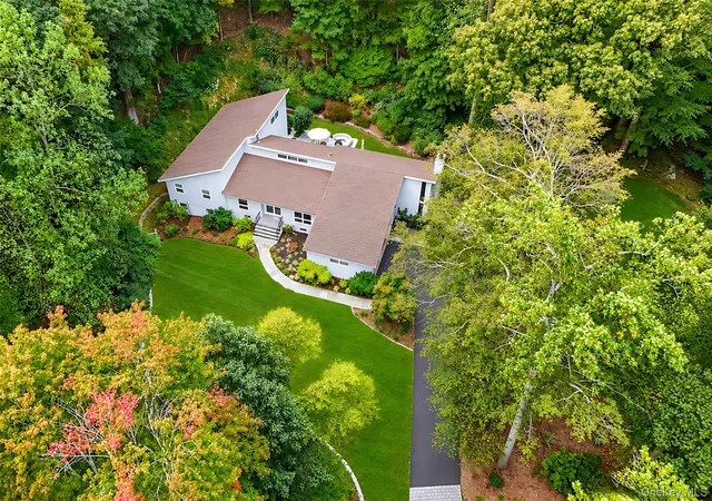 Photo 3 of Single family home for sale at 26 Cecilia Ln, Mount Pleasant, NY 10570 | MLS# 1043619 | Listing updated on 2026-10-06