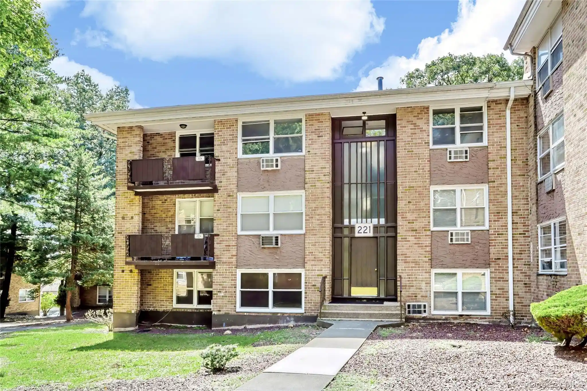 Listing Photo 1 - Condo for sale in 221 Kearsing Pkwy located at 221 Kearsing Pkwy, Ramapo, NY 10931 - Unit 221 Kearsing Pkwy